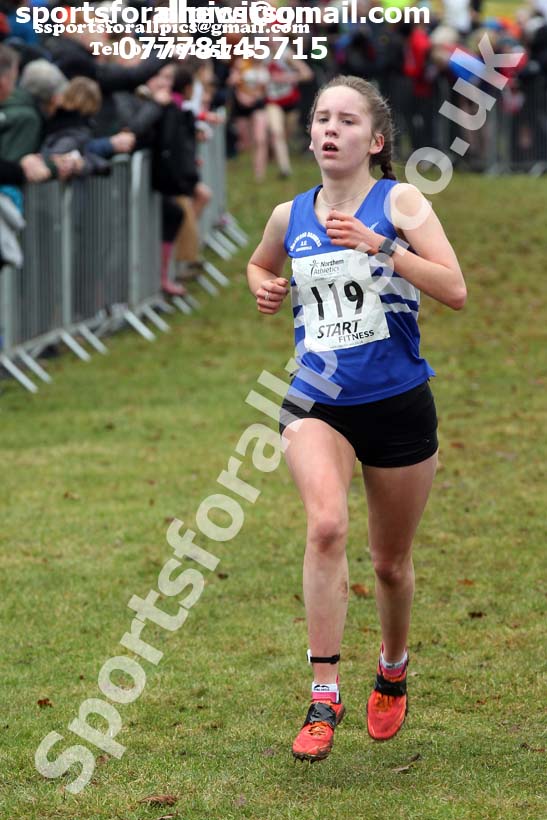 Girls under-15s Northern Cross Country Champs., Camp Hill Estate, Kirklington.  Photo: David T. Hewitson/Sports for All Pics